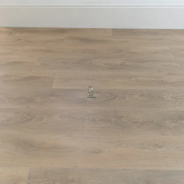 Home Classic 12mm Sahara Light Oak 4V Laminate Flooring