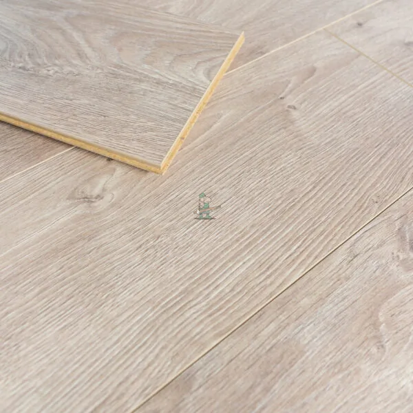 Cambridge 12mm Nude Oak AC5 Laminate Flooring