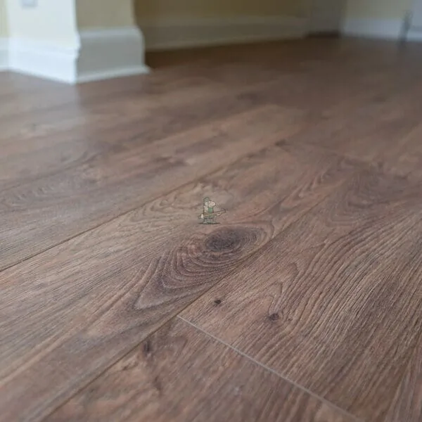 Cambridge 12mm Chestnut Oak AC5 Laminate Flooring