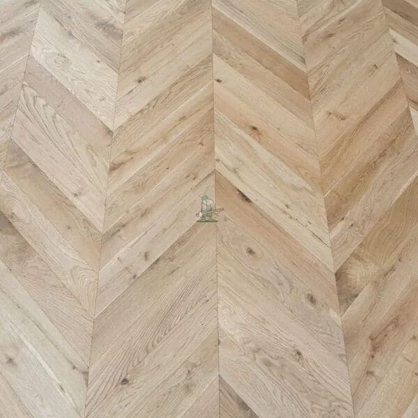 Nevada 14/3 x 90mm Natural Brushed Oak Chevron Engineered Wood Flooring