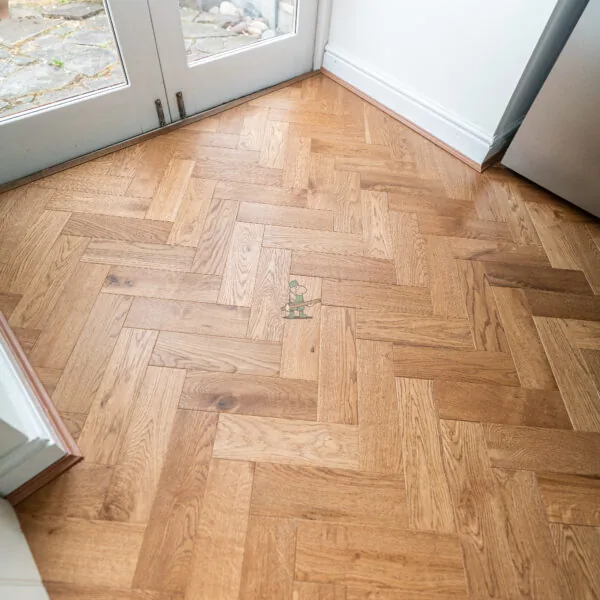 Cambridge 14/3 x 90mm Golden Oak Handscraped Herringbone Engineered Wood Flooring