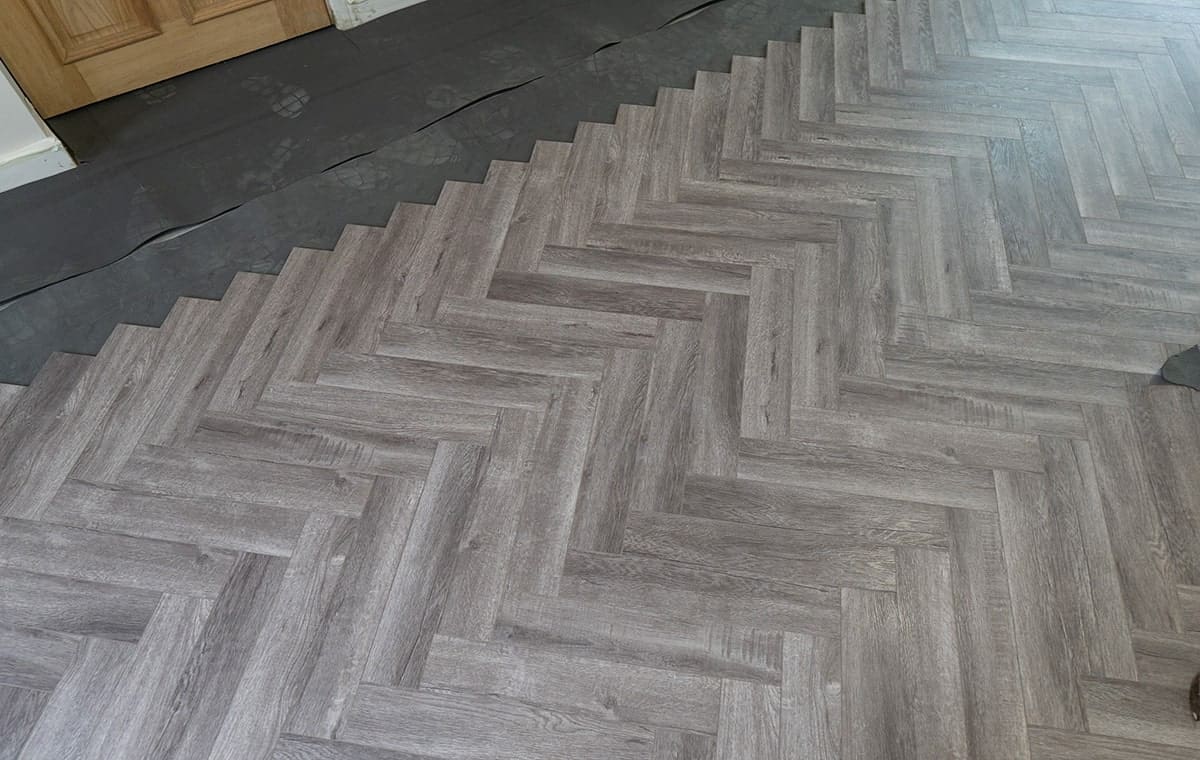 Laminate flooring thickness